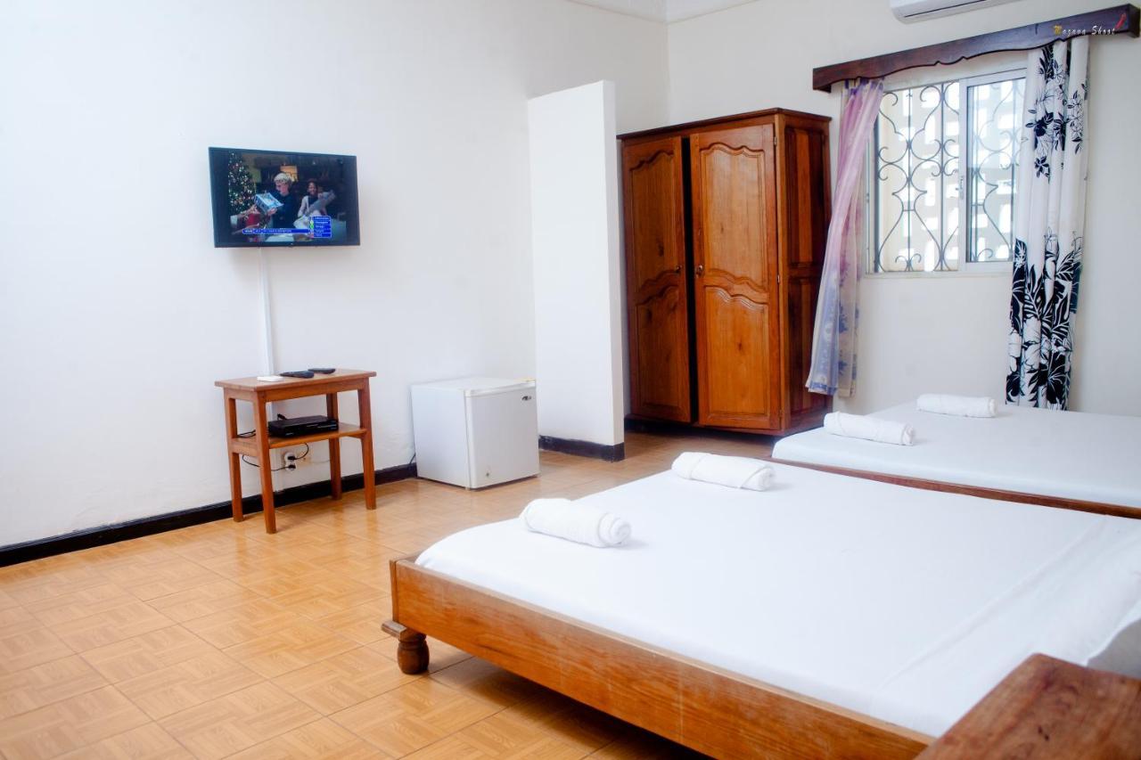 Lotus Hotel Antsiranana Ngoại thất bức ảnh
