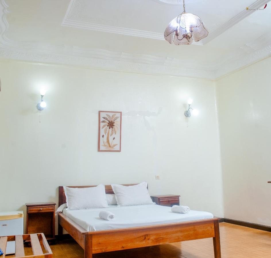Lotus Hotel Antsiranana Ngoại thất bức ảnh