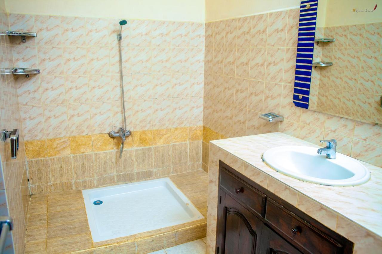 Lotus Hotel Antsiranana Ngoại thất bức ảnh