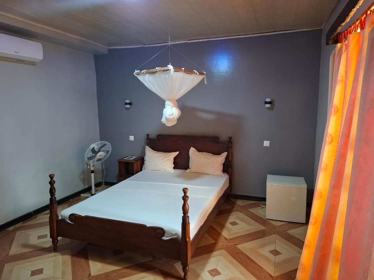 Lotus Hotel Antsiranana Ngoại thất bức ảnh