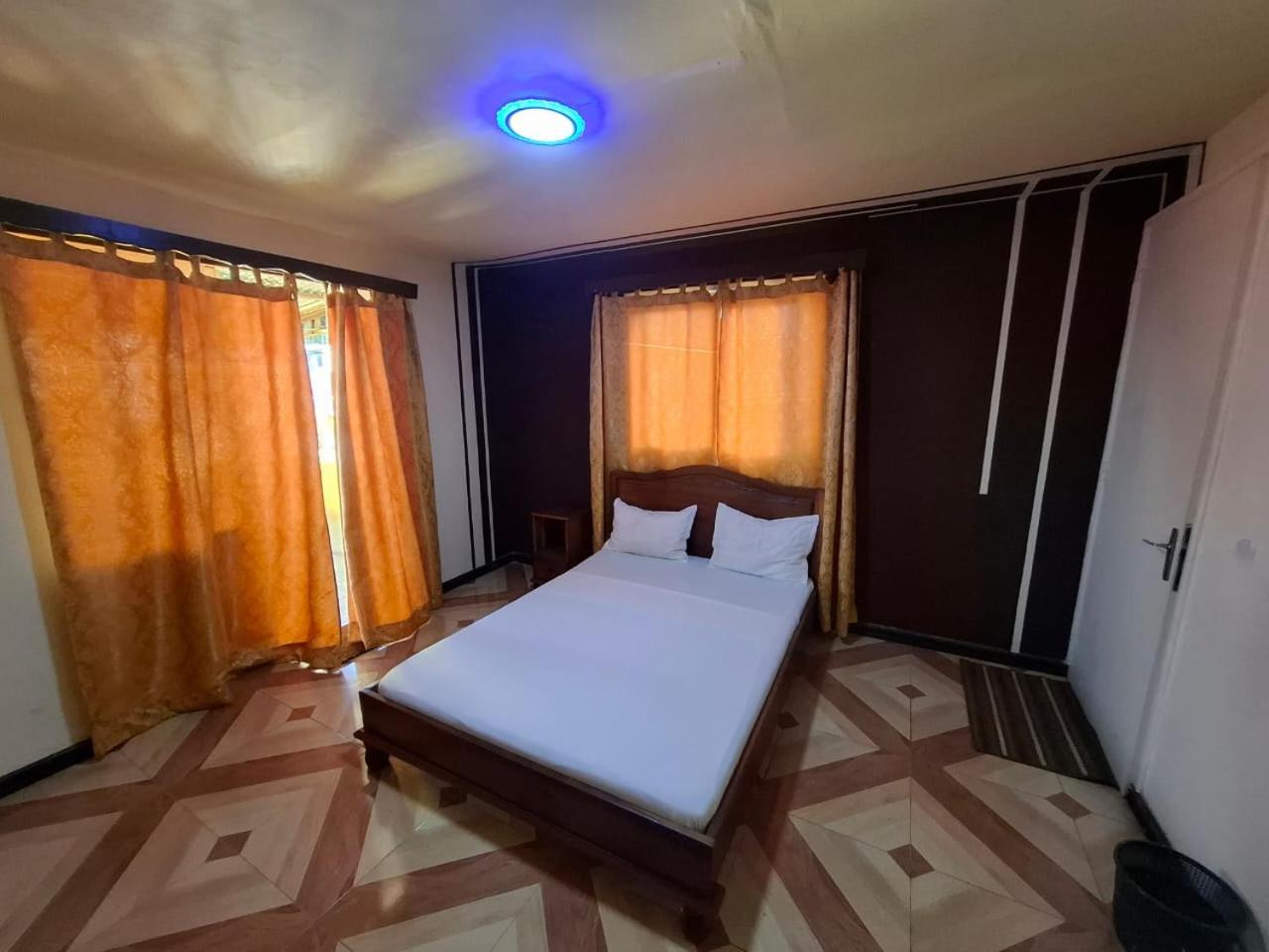 Lotus Hotel Antsiranana Ngoại thất bức ảnh