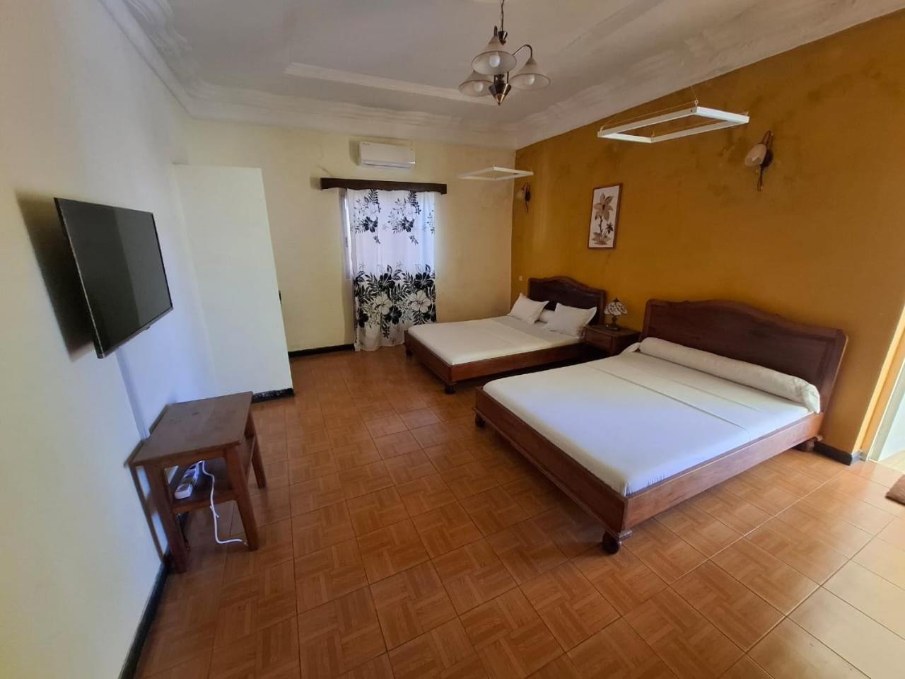 Lotus Hotel Antsiranana Ngoại thất bức ảnh