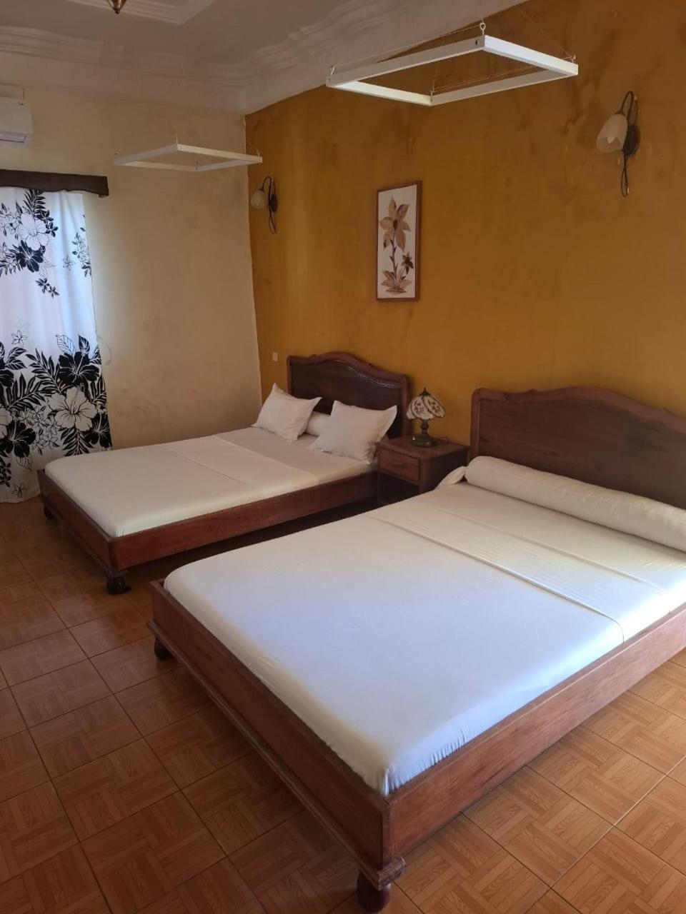 Lotus Hotel Antsiranana Ngoại thất bức ảnh